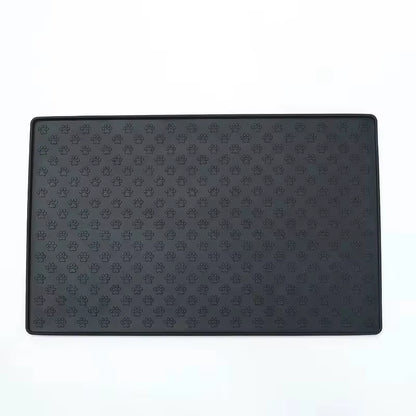 The SplashGuard™: Alfombrilla de Comida Antideslizante y Premium